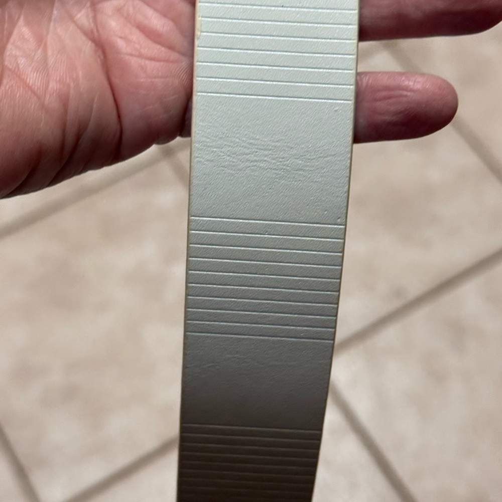 Tiger Woods White Leather Belt Size 42 - Picture 6 of 9